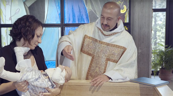 Insieme ai sacerdoti: fino a Natale lo spot tv
